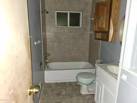 7251 Studebaker, Warren, MI 48091 photo 5