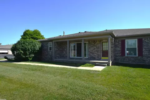 11186 Spruce #105, Washington Township, MI 48094