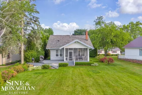 Exterior - 421 Edgewater, Algonac, MI 48001 photo 8 of 11