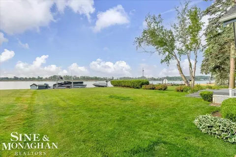 Exterior - 421 Edgewater, Algonac, MI 48001 photo 7 of 11