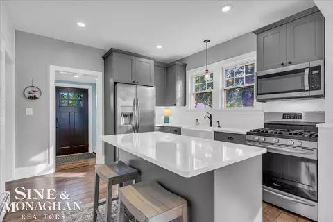 Kitchen - 421 Edgewater, Algonac, MI 48001 photo 4 of 4