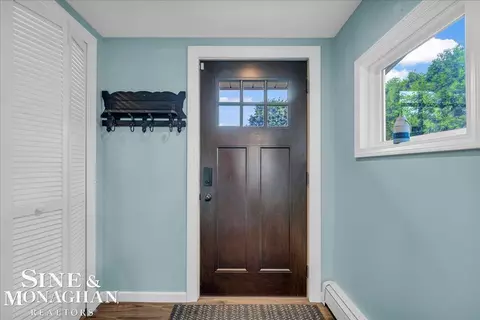 Entry Way - 421 Edgewater, Algonac, MI 48001 photo 2 of 2