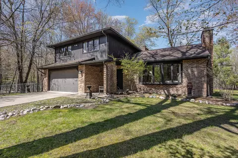 2391 N Perrine, Midland, MI 48642