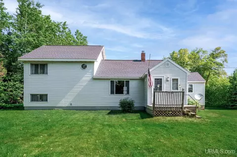 719 S Carlshend, Skandia, MI 49885