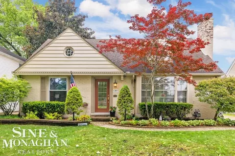 1387 Torrey, Grosse Pointe Woods, MI 48236