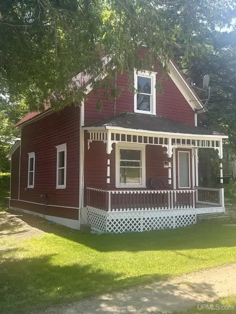 Exterior - W5049 Main, Vulcan, MI 49892 photo 2 of 3
