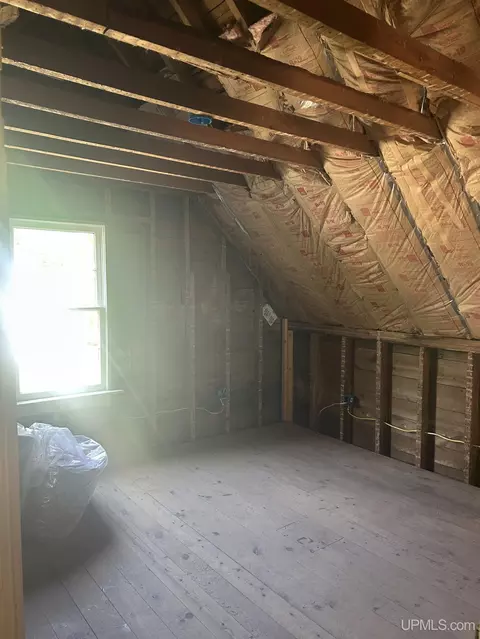 Bedroom - W5049 Main, Vulcan, MI 49892 photo 2 of 2