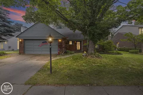 Other - 870 Crescent, Grosse Pointe Woods, MI 48236 photo 10 of 10