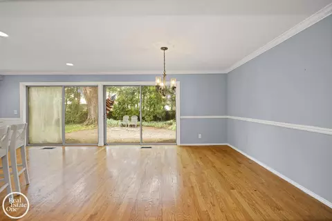 Dining - 870 Crescent, Grosse Pointe Woods, MI 48236 photo 1 of 1