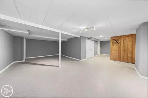 Other - 870 Crescent, Grosse Pointe Woods, MI 48236 photo 6 of 10