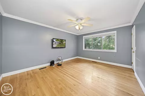 Other - 870 Crescent, Grosse Pointe Woods, MI 48236 photo 3 of 10