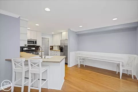 Kitchen - 870 Crescent, Grosse Pointe Woods, MI 48236 photo 1 of 5