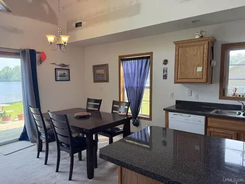 683 Peace Hvn, Gladwin, MI 48624 photo 5