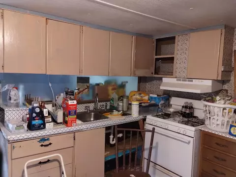Kitchen - 775 W Maple, Farwell, MI 48622 photo 1 of 2