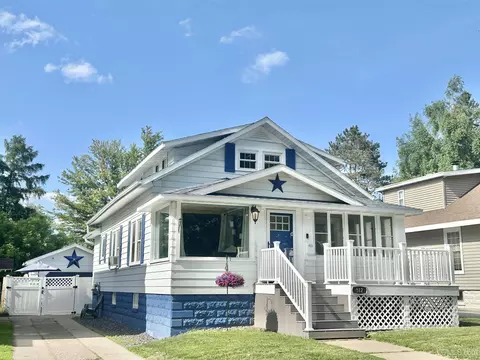 512 W E, Iron Mountain, MI 49801