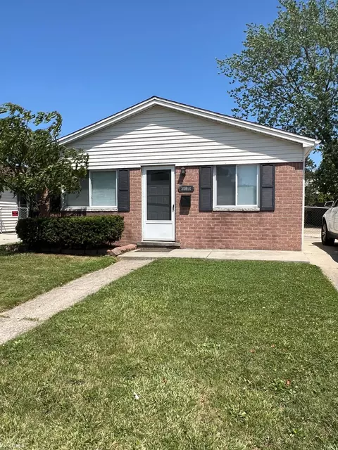 30860 Normal, Roseville, MI 48066
