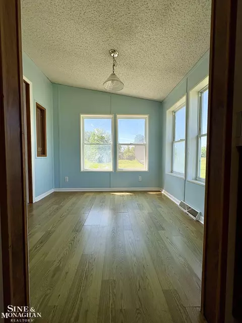 5137 Hessen, Casco, MI 48064 photo 6