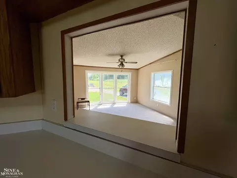 5137 Hessen, Casco, MI 48064 photo 9