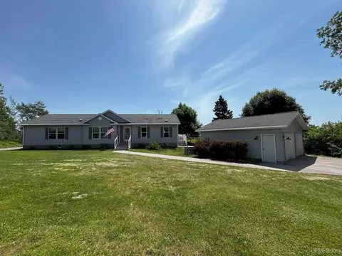 392 7th, Allouez, MI 49805