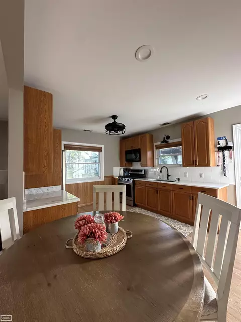 2100 Michigan, Algonac, MI 48001 photo 12