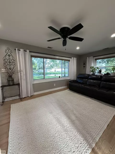 2100 Michigan, Algonac, MI 48001 photo 7