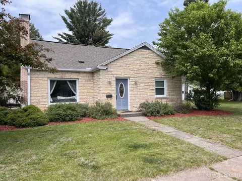 1028 W Hughitt, Iron Mountain, MI 49801