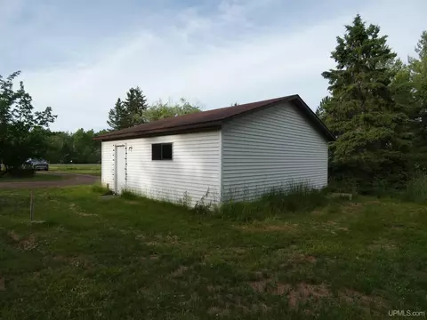 18093 M-28, Ewen, MI 49925 photo 4