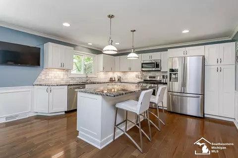 Kitchen - 7007 Jackman, Temperance, MI 48182 photo 3 of 10