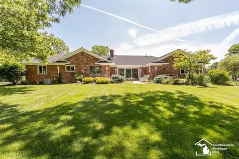 Exterior - 7007 Jackman, Temperance, MI 48182 photo 11 of 16