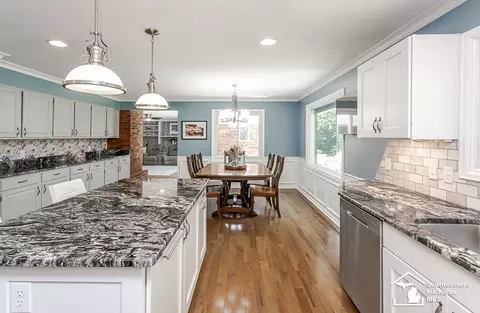 Kitchen - 7007 Jackman, Temperance, MI 48182 photo 6 of 10