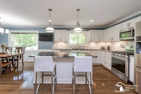 Kitchen - 7007 Jackman, Temperance, MI 48182 photo 4 of 10