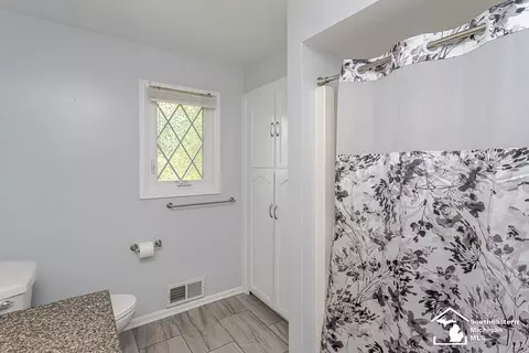 Bath - 7007 Jackman, Temperance, MI 48182 photo 5 of 7
