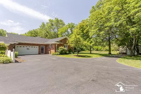 Exterior - 7007 Jackman, Temperance, MI 48182 photo 7 of 16