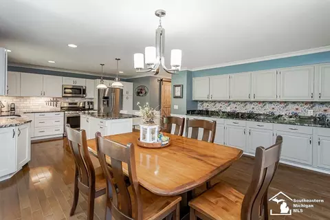 Kitchen - 7007 Jackman, Temperance, MI 48182 photo 2 of 10