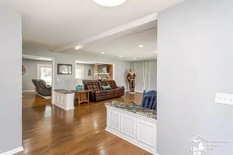 Entry Way - 7007 Jackman, Temperance, MI 48182 photo 2 of 3