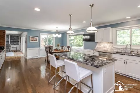 Kitchen - 7007 Jackman, Temperance, MI 48182 photo 5 of 10