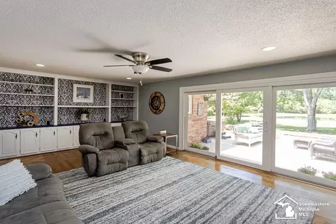 Living - 7007 Jackman, Temperance, MI 48182 photo 6 of 6