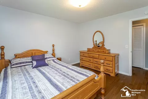 Bedroom - 7007 Jackman, Temperance, MI 48182 photo 4 of 6