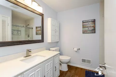 Bath - 7007 Jackman, Temperance, MI 48182 photo 6 of 7
