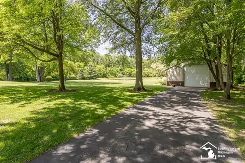 Exterior - 7007 Jackman, Temperance, MI 48182 photo 8 of 16