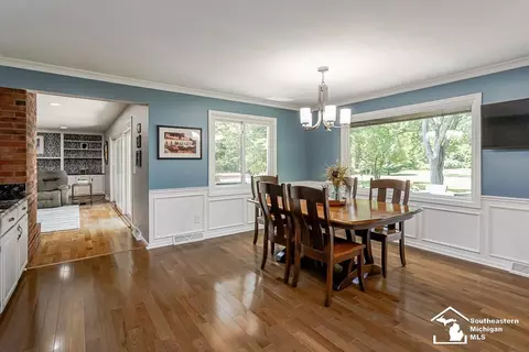 Dining - 7007 Jackman, Temperance, MI 48182 photo 2 of 3