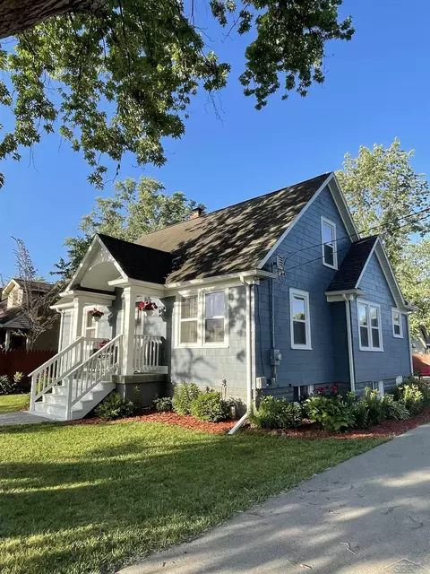 2118 Jefferson, Midland, MI 48640