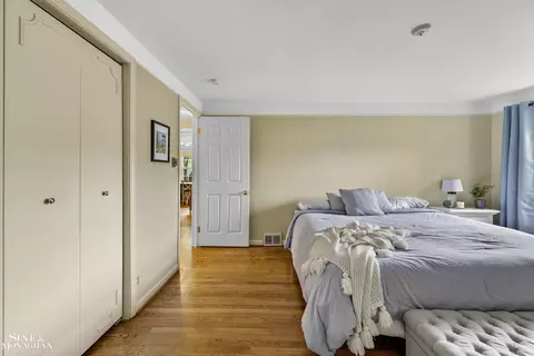 Bedroom - 1344 Torrey, Grosse Pointe Woods, MI 48236 photo 1 of 10