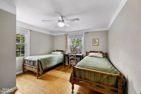 Bedroom - 1344 Torrey, Grosse Pointe Woods, MI 48236 photo 4 of 10