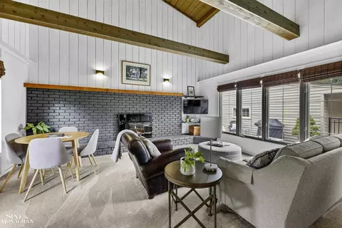 Living - 1344 Torrey, Grosse Pointe Woods, MI 48236 photo 4 of 6
