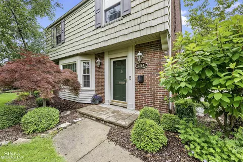 Exterior - 1344 Torrey, Grosse Pointe Woods, MI 48236 photo 8 of 10