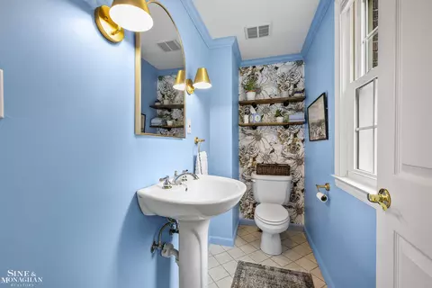 Bath - 1344 Torrey, Grosse Pointe Woods, MI 48236 photo 3 of 4