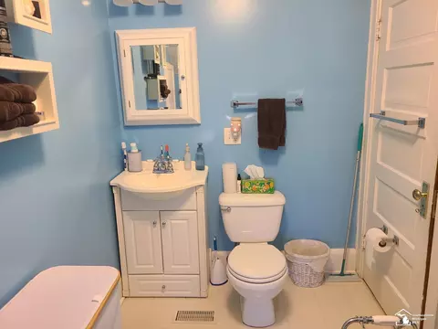 Bath - 415 W Seventh, Monroe, MI 48161 photo 2 of 2