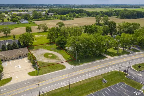 S Dixie, Monroe, MI 48161 photo 2