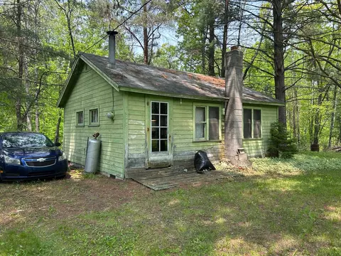4747 Middle Pt, Alger, MI 48610